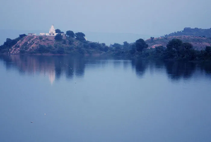 Siliserh Lake